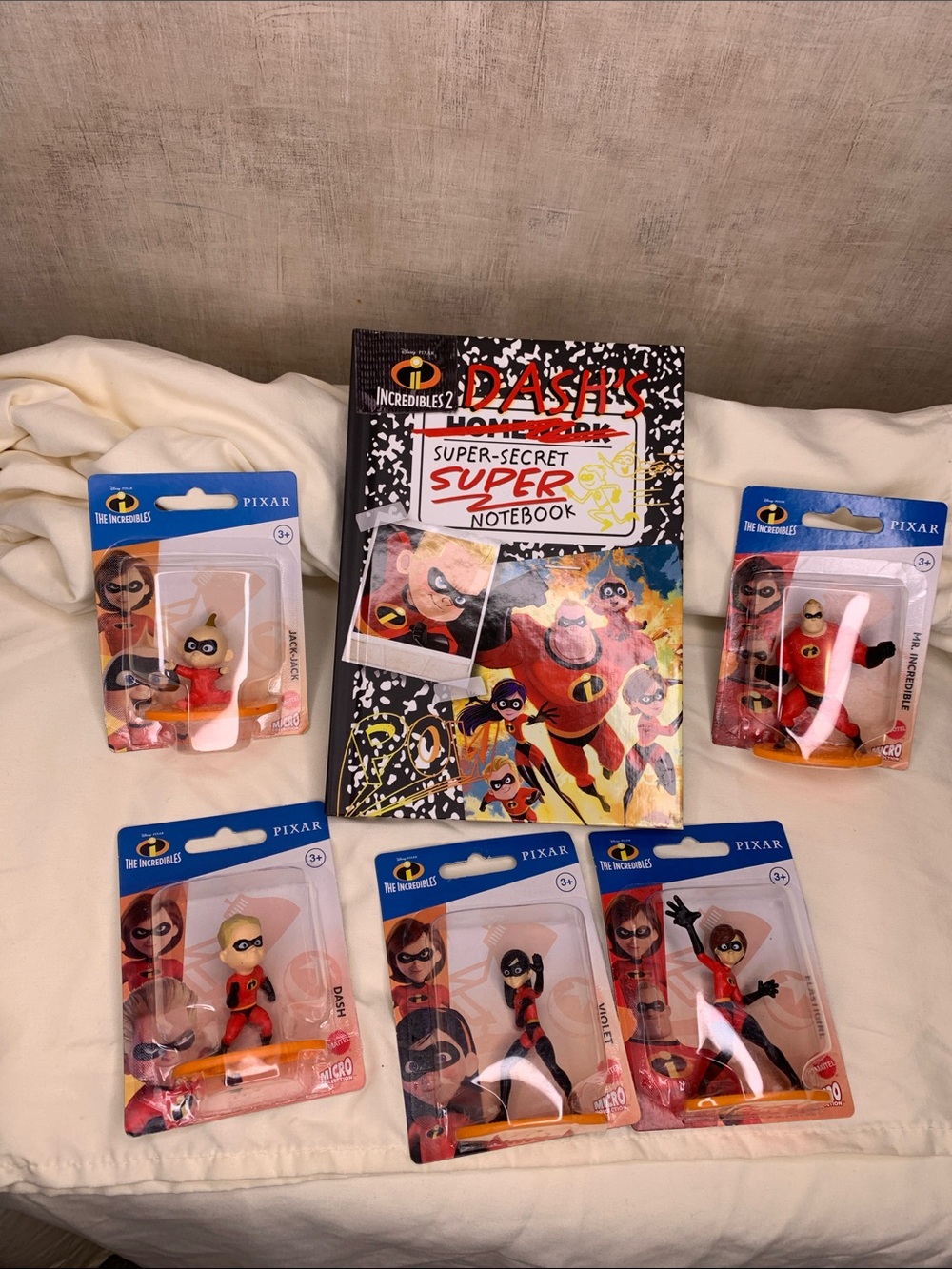 Incredibles book and figure bundle